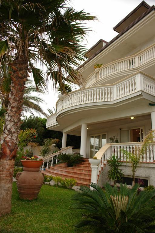 Cridda Hotel & Restaurant Gizzeria Exterior photo